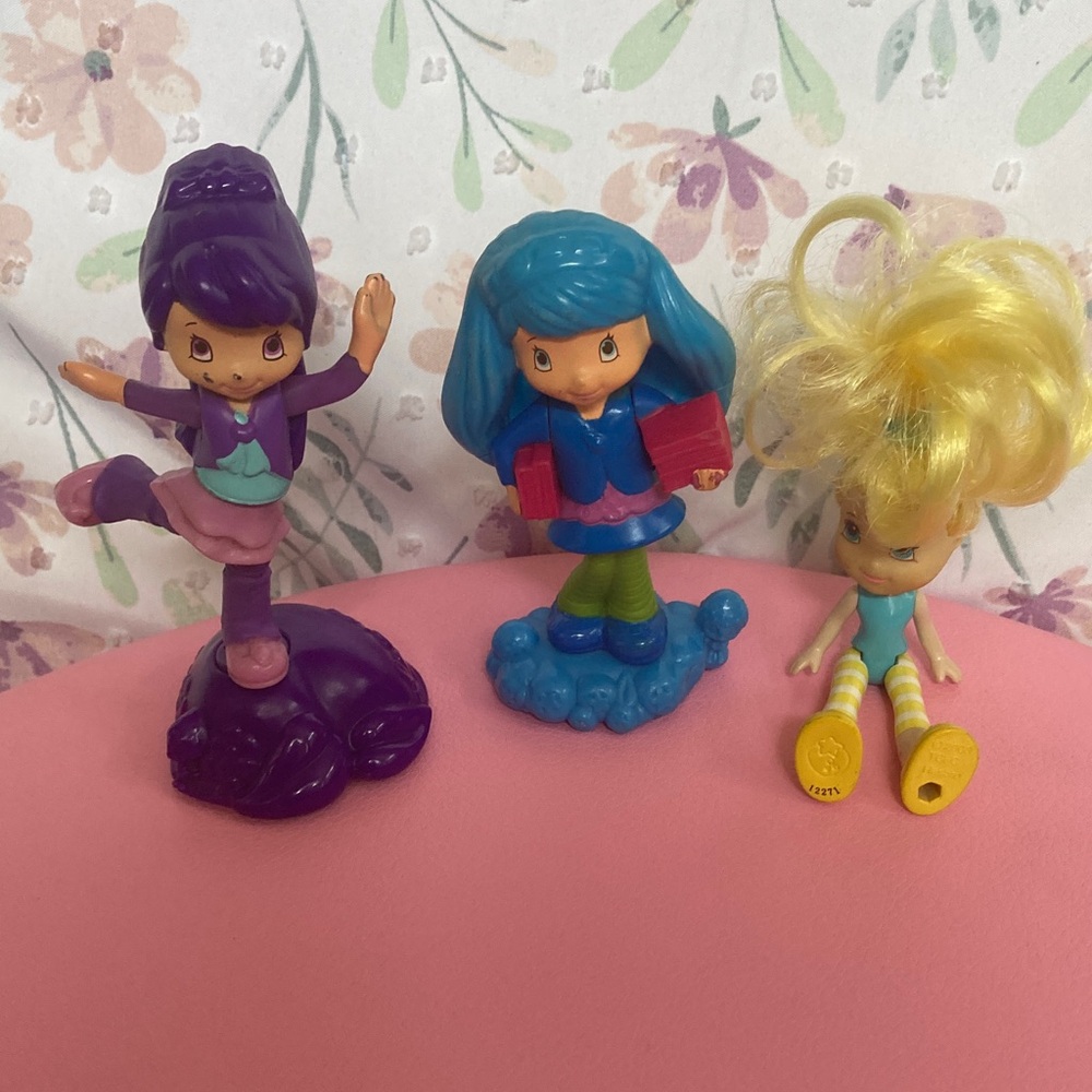 Strawberry shortcake mixed lot of 3 dolls